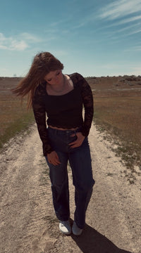 LACE SLEEVE FITTED BLOUSE